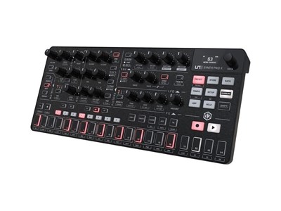 IK Multimedia Uno Synth Pro X 8120